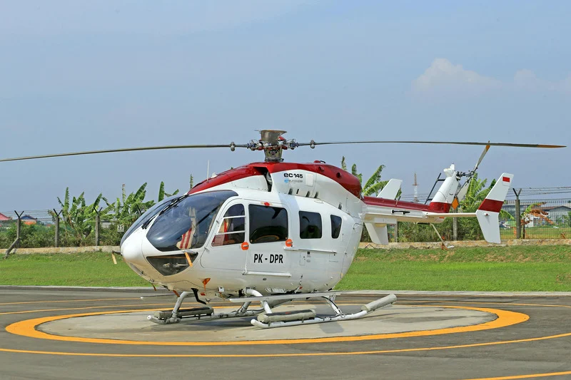  PLANE / HELICOPTER CHARTERS